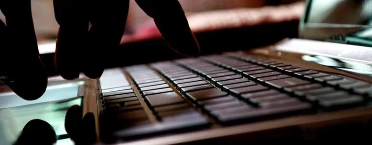Laptop Utilizing Information Archiving