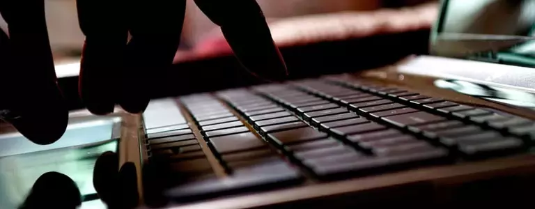 Laptop Utilizing Information Archiving